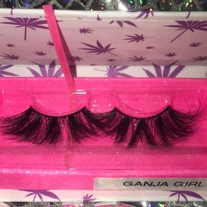 “Gan Jah Girl” Natural Mink Eyelashes